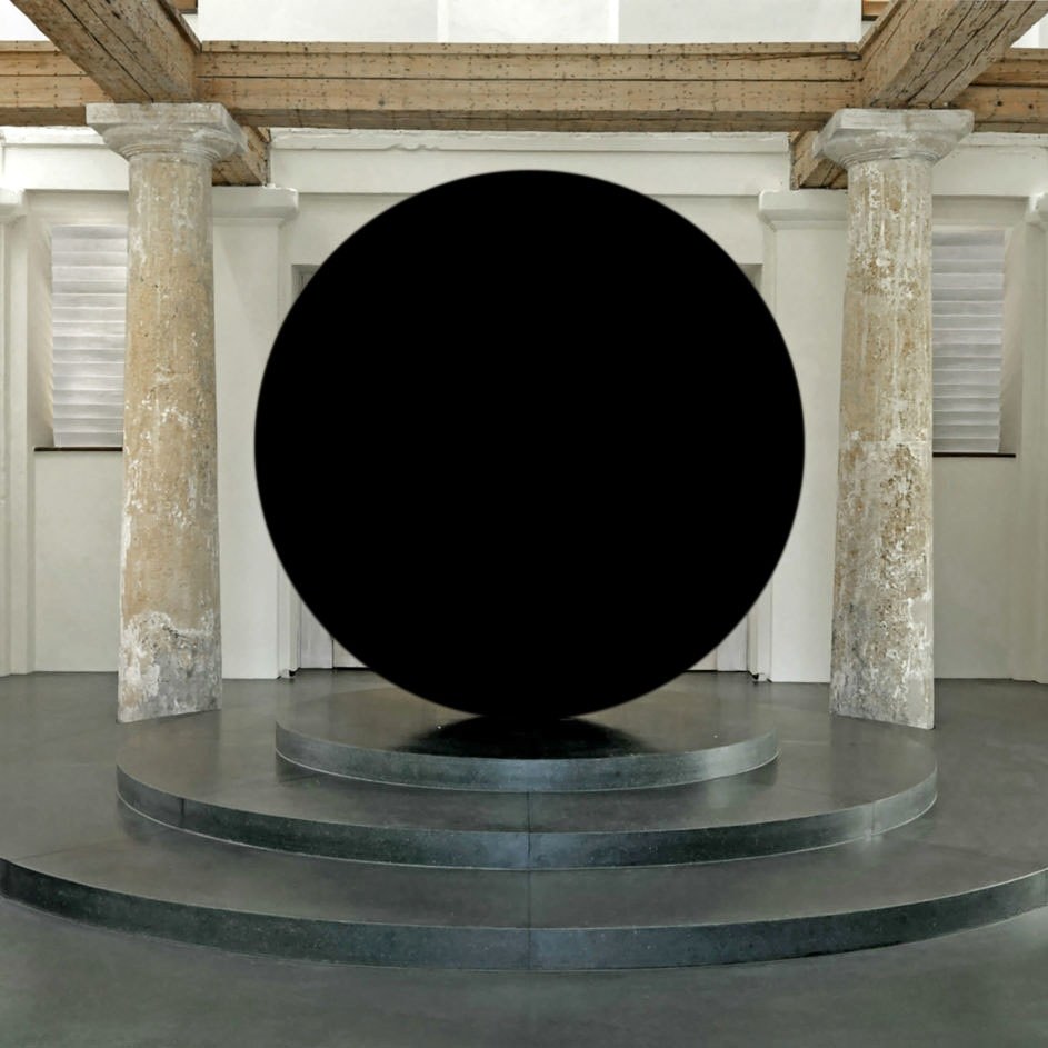 Large Red Sphere. Walter de María, 2010. Rectificado.